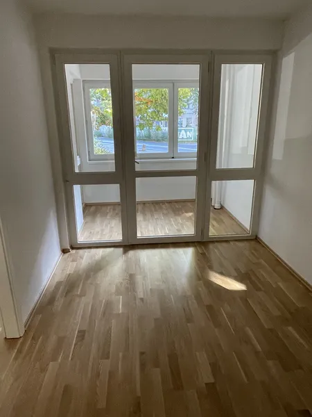 Sanierte 5-Zimmer Wohnung mit Blick zum Ottopark, Wintergarten und SieMatic Küche — photo 1